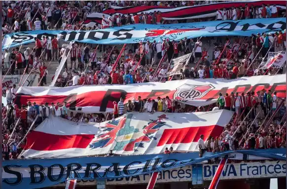 FIFA prohibió banderas y elementos sobre las Islas Malvinas para Argentina-Inglaterra. Foto: Agencia NA (Daniel Vides).