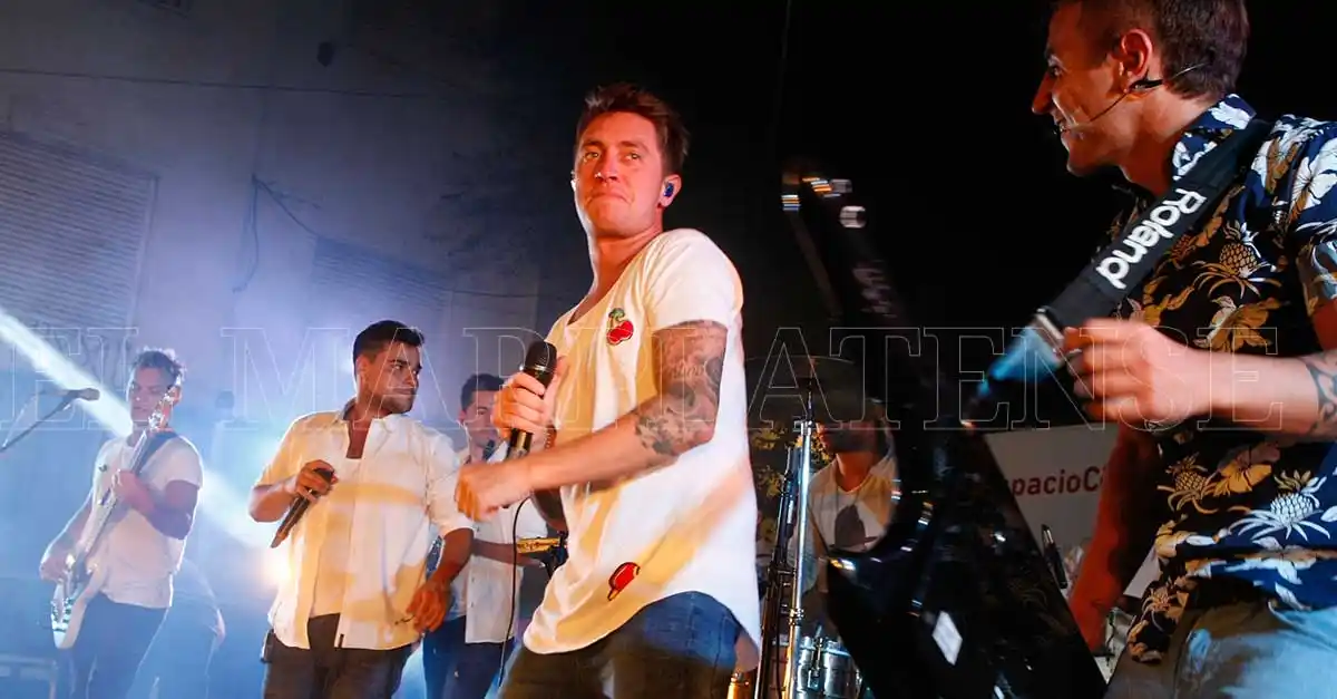 El público bailó al ritmo de Los Totora en Espacio Clarín