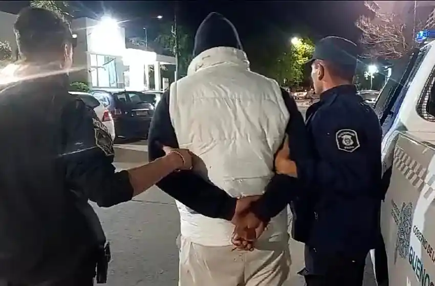 Estafaba con dólares truchos por Marketplace