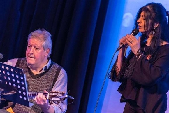 Folklore de lujo en Wojtyla, con Mónica Abraham, Jorge Giuliano y Fernando Pisano
