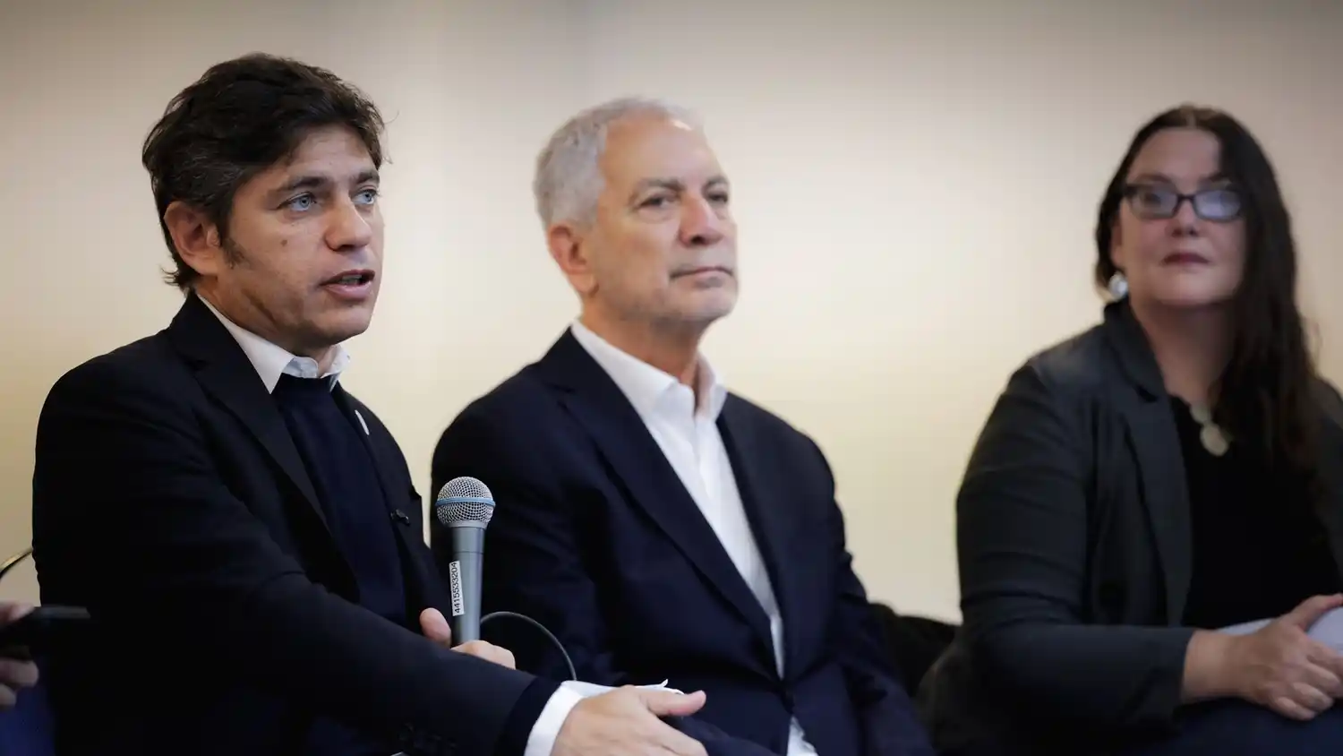 Kicillof disertó en el  Colegio Nacional de La Plata.