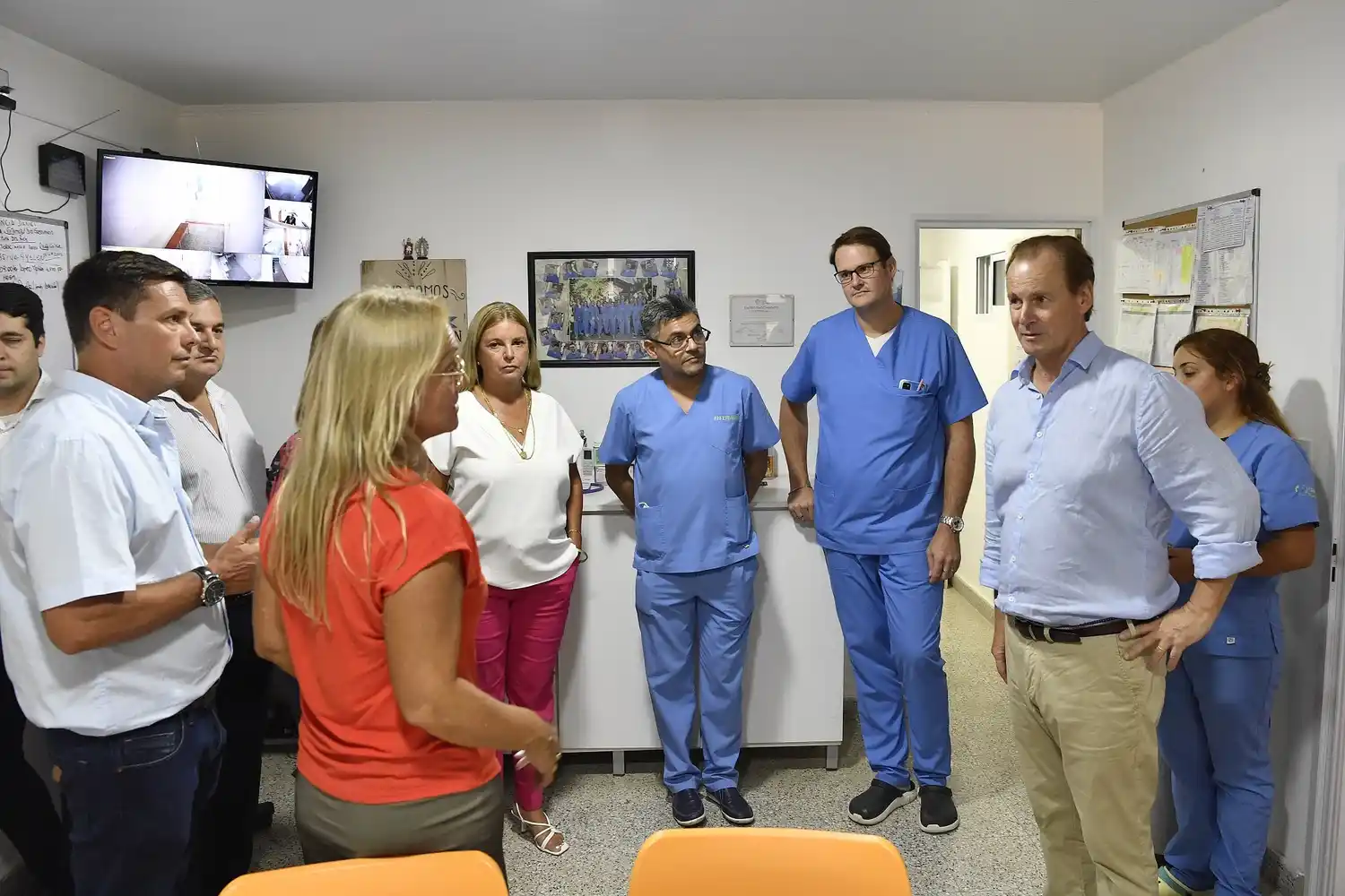 “Es importante que estemos debatiendo, pero con los chicos en las escuelas”, dijo Bordet