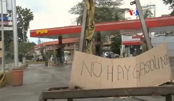 ¡MIENTRAS TANTO EL GOBERNADOR CIERRA ESTACIONES! Protestas en la Lara-Zulia por falta de combustible
