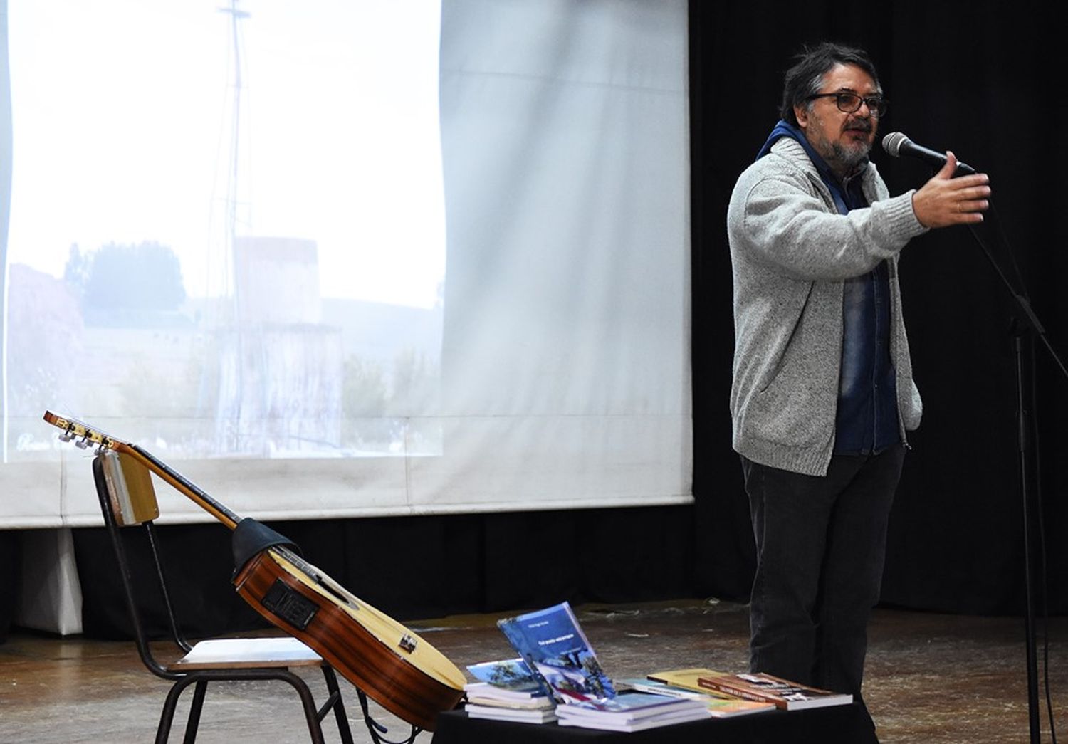 Víctor Acosta: “Cantamos por la identidad y la cultura entrerriana, nunca por hobby”