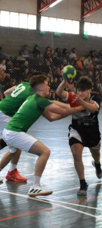 Defensa Tandil se clasificó para las semifinales en ambas ramas