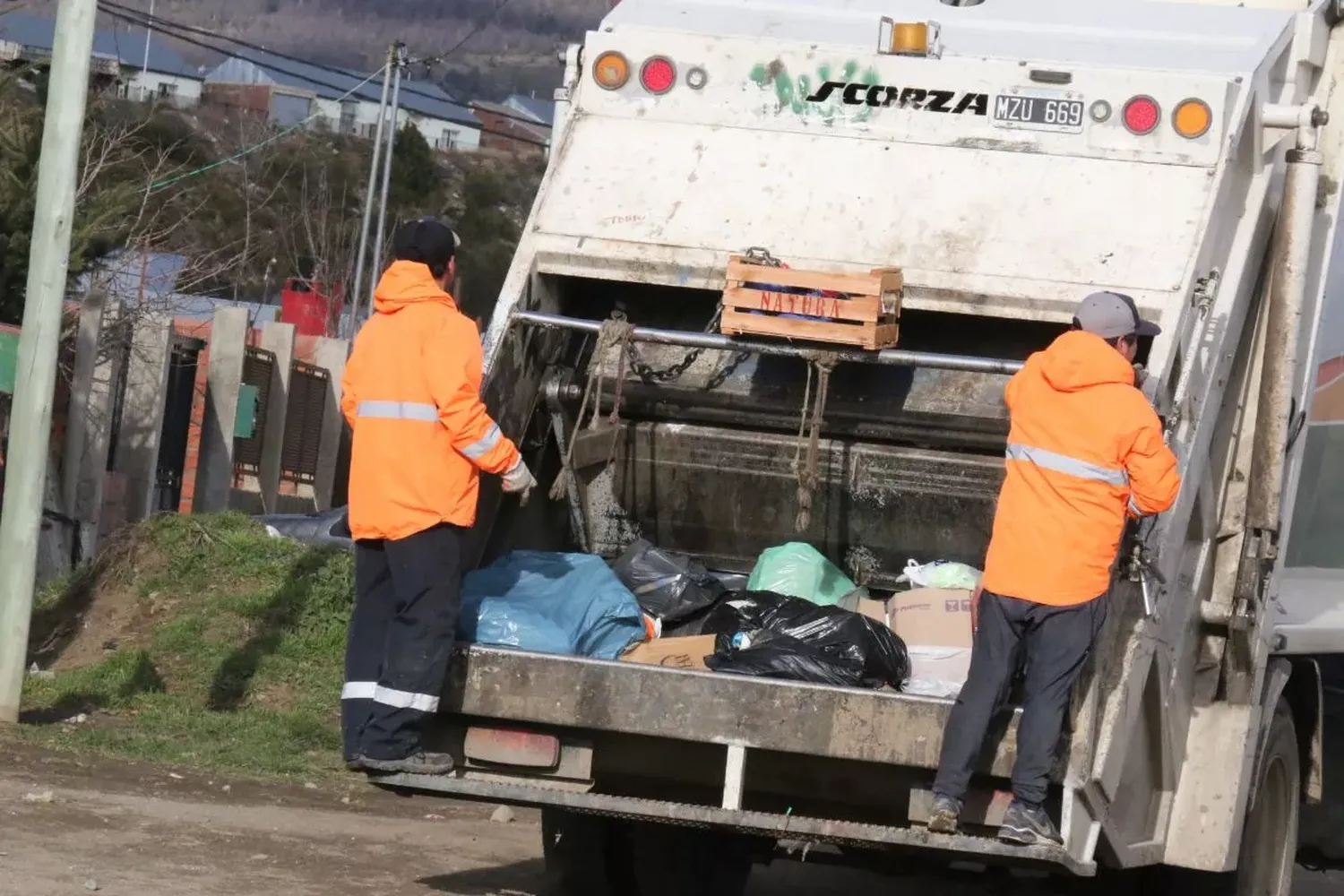 Intentaron apuñalar a un recolector de residuos en un ataque en patota