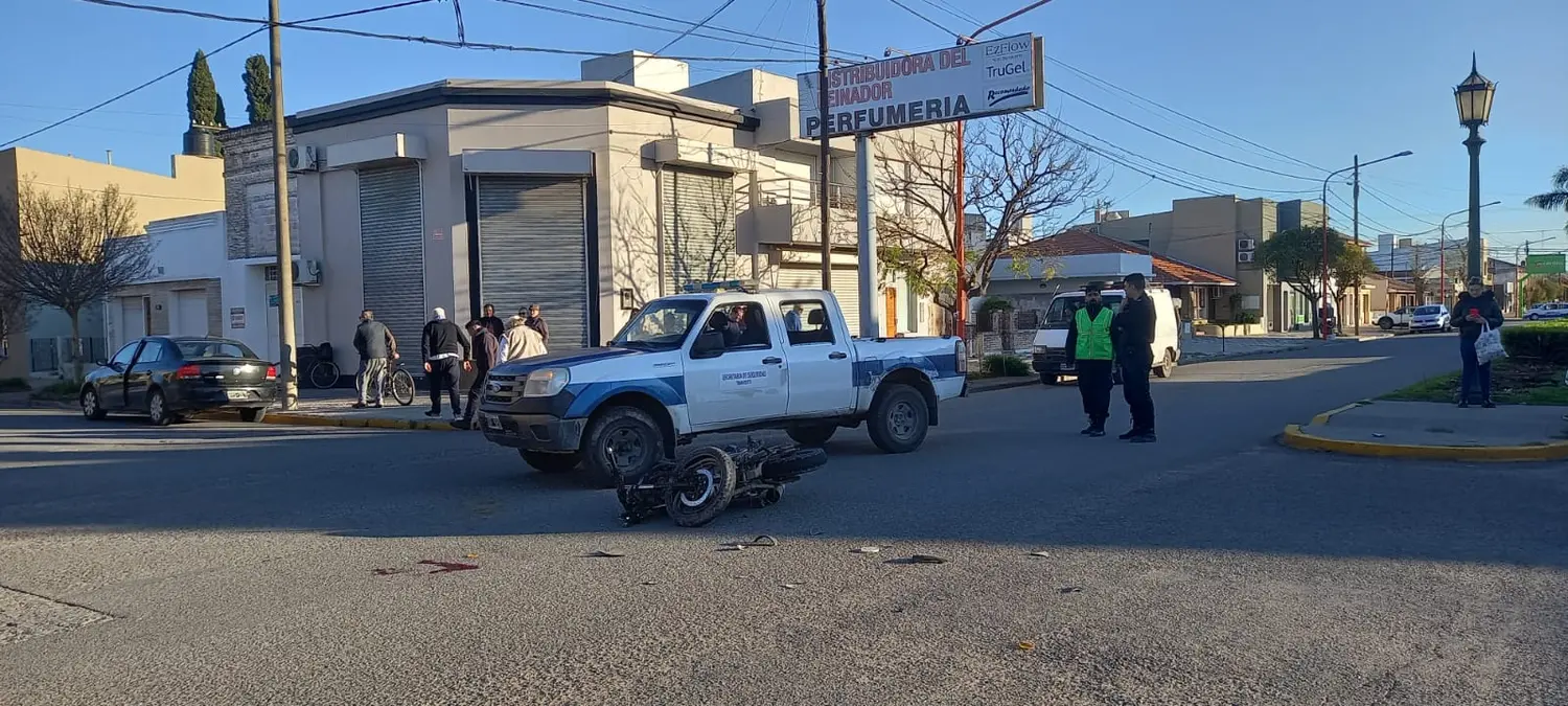 Trasladaron a un motociclista al hospital tras sufrir un accidente
