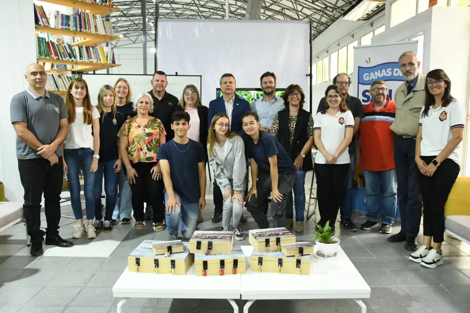 La propuesta busca mejorar el rendimiento académico y promover un aprendizaje activo, creativo y colaborativo.