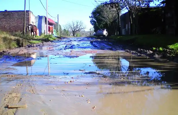 García informó a concejales sobre el plan para el arreglo de calles