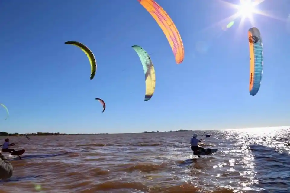 Buscan regular la actividad del Kitesurf en Santa Fe
