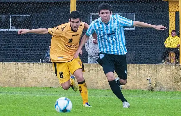 Juventud fue una  sombra ante Flandria y lo pagó caro