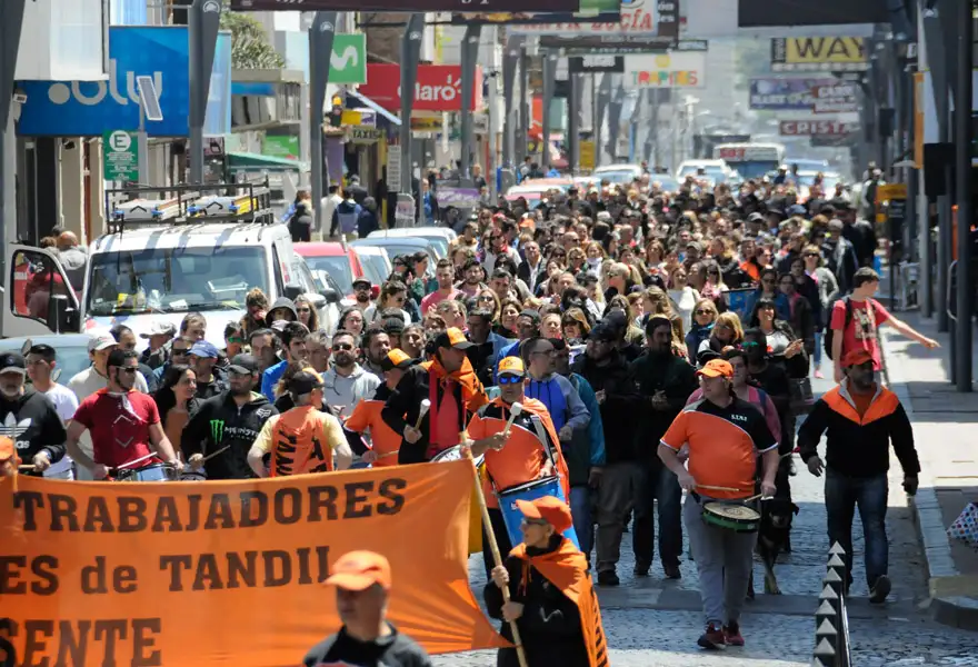 Los municipales volvieron a marchar y el Ejecutivo pidió la conciliación obligatoria