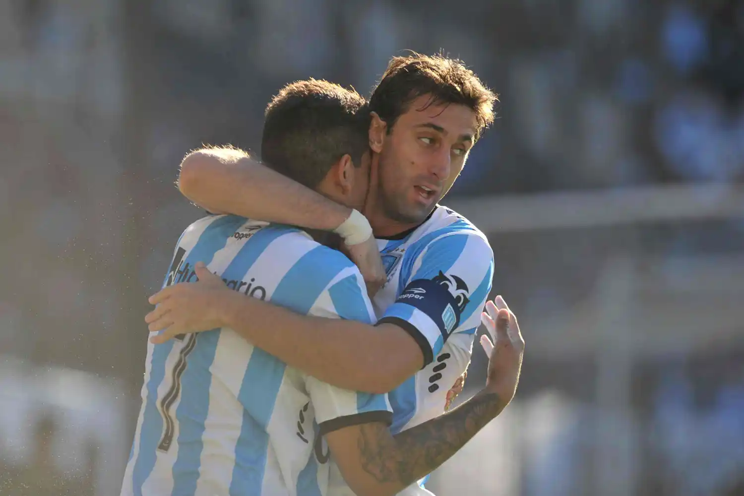 Racing volvió al triunfo