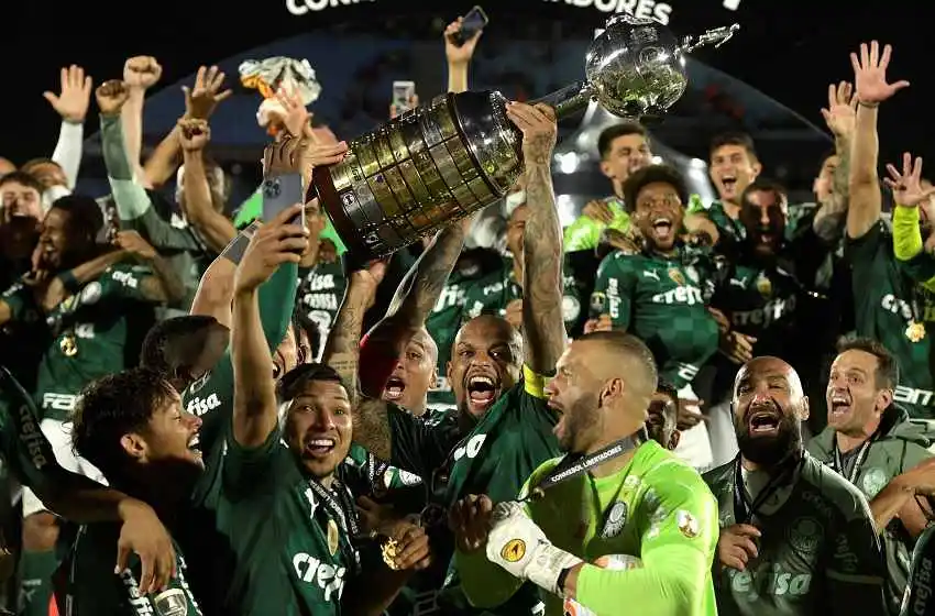 Palmeiras, bicampeón de la Copa Libertadores tras vencer a Flamengo en Montevideo