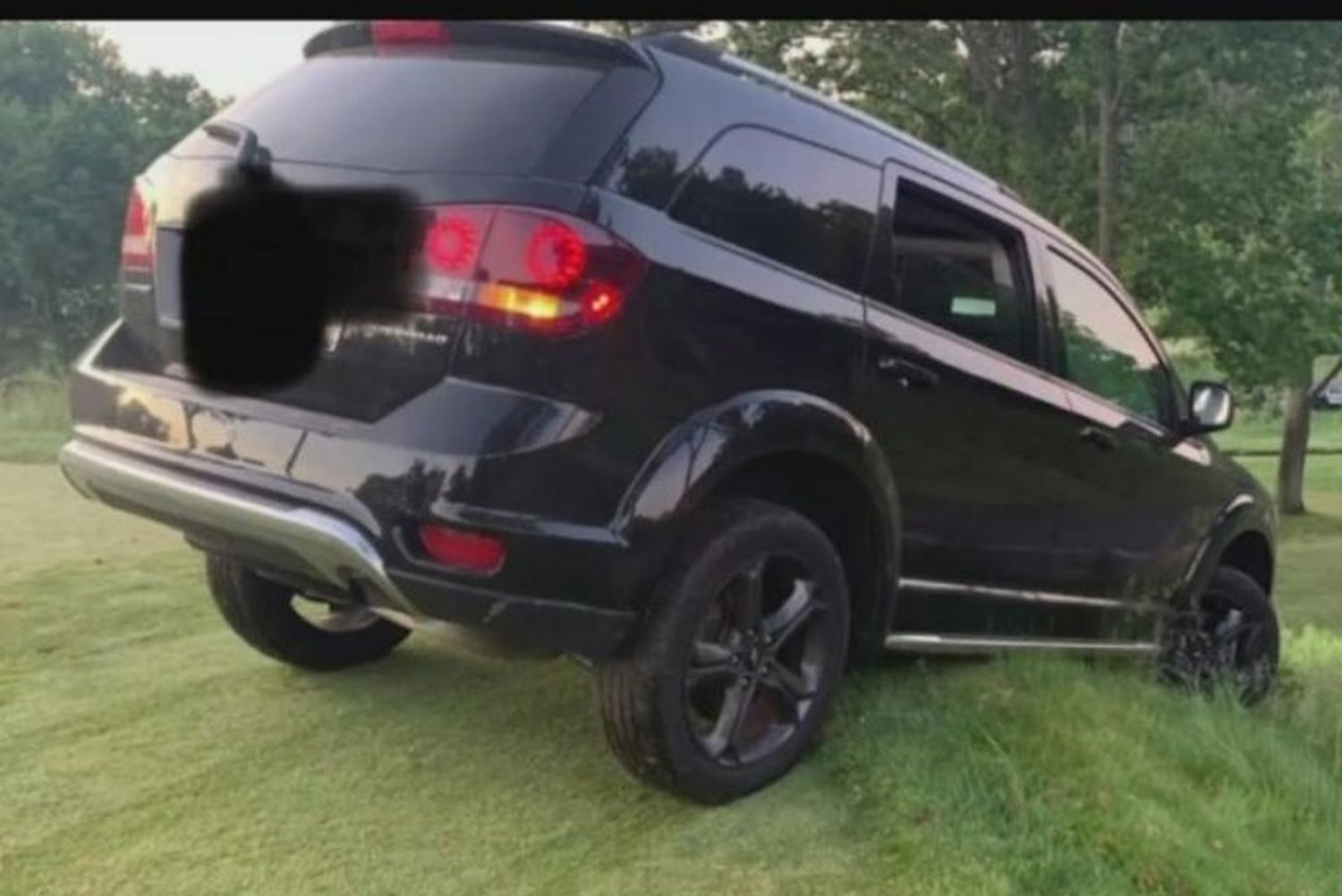 Camioneta negra gps