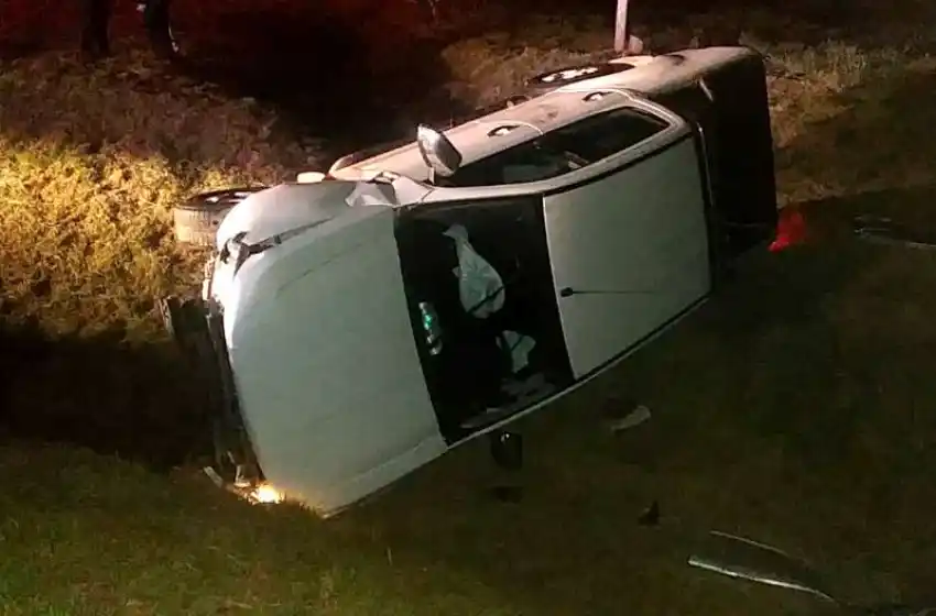 Un menor debió ser trasladado a Mar del Plata luego de un vuelco en el acceso a Cerro Leones