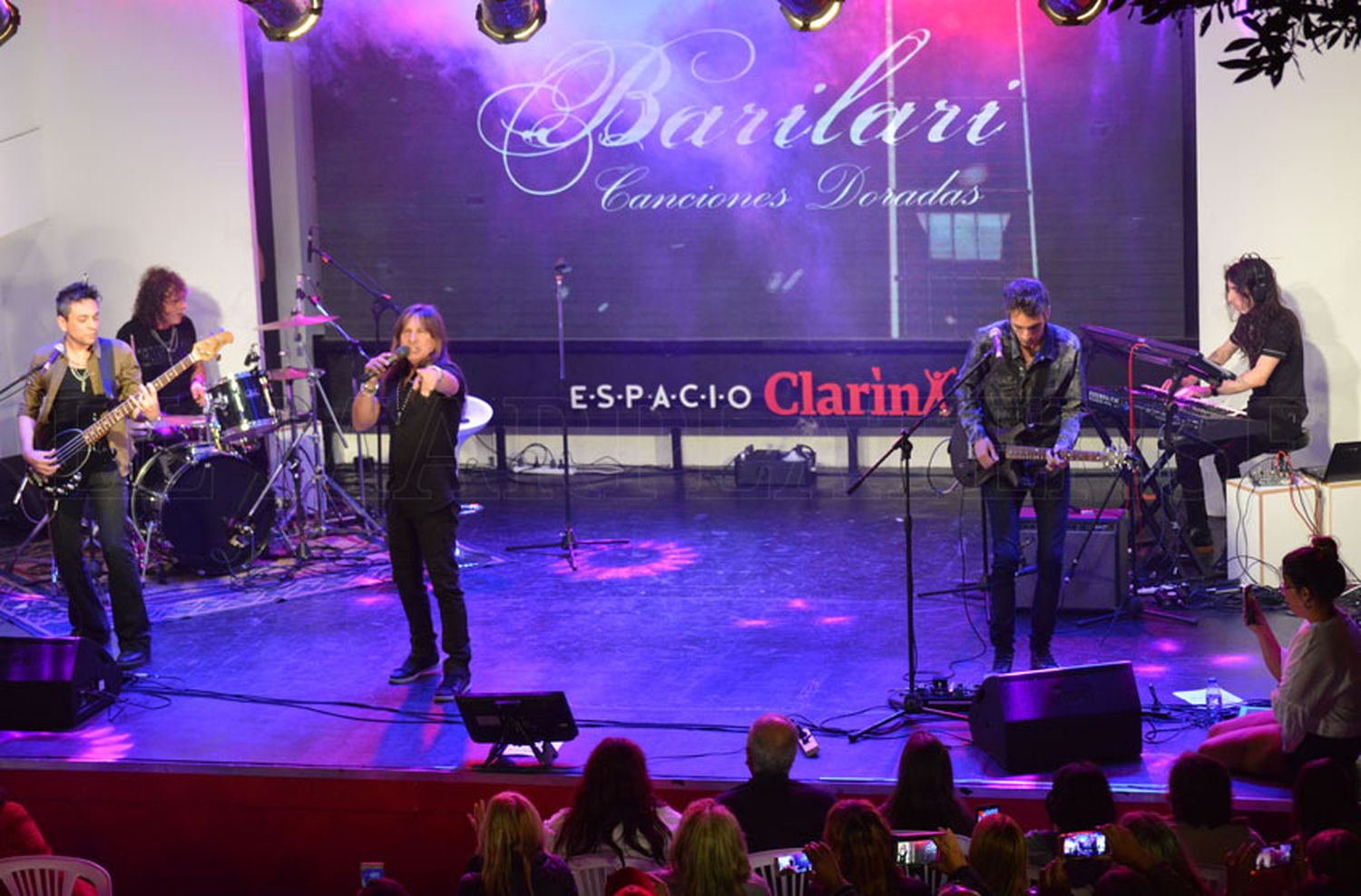 Barilari hizo vibrar Espacio Clarín con clásicos del Rock