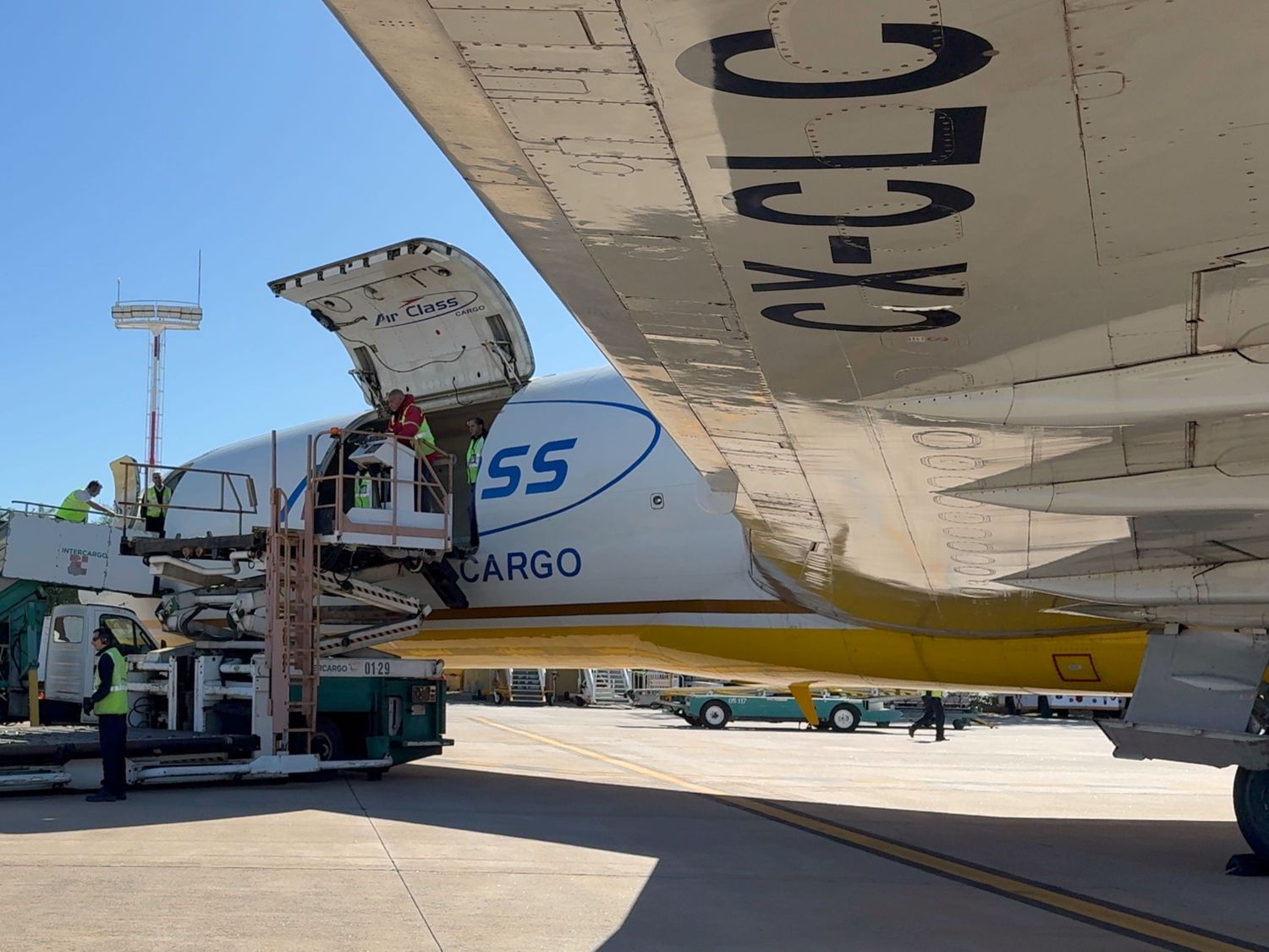 Boeing 727-200 de "Air Class Cargo"
