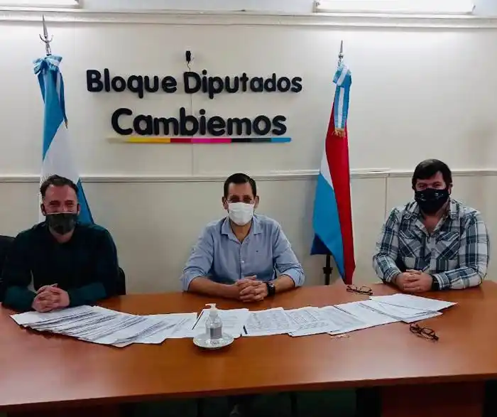 Brupbacher recibió firmas  en apoyo a su proyecto  sobre los gimnasios