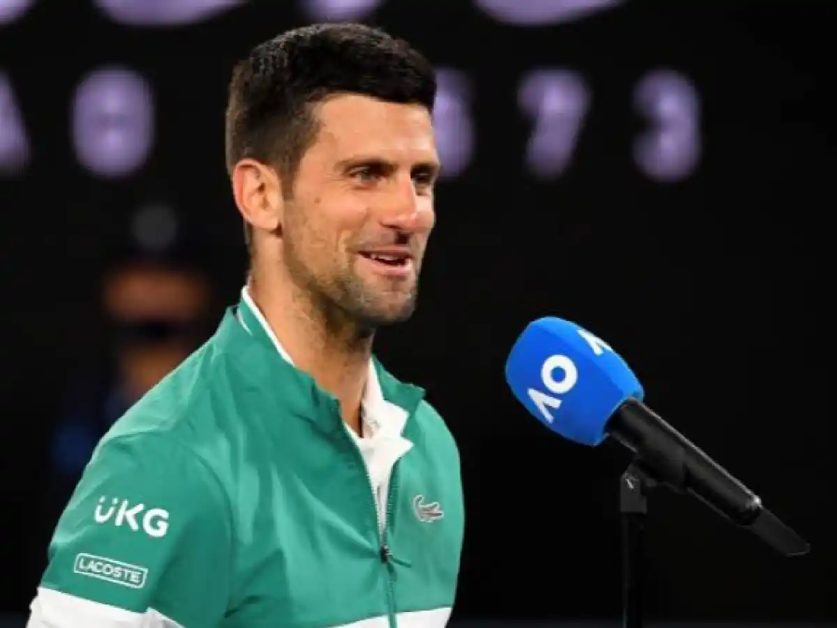 Djokovic reiteró su negativa a vacunarse pero  dijo tener "mente abierta"