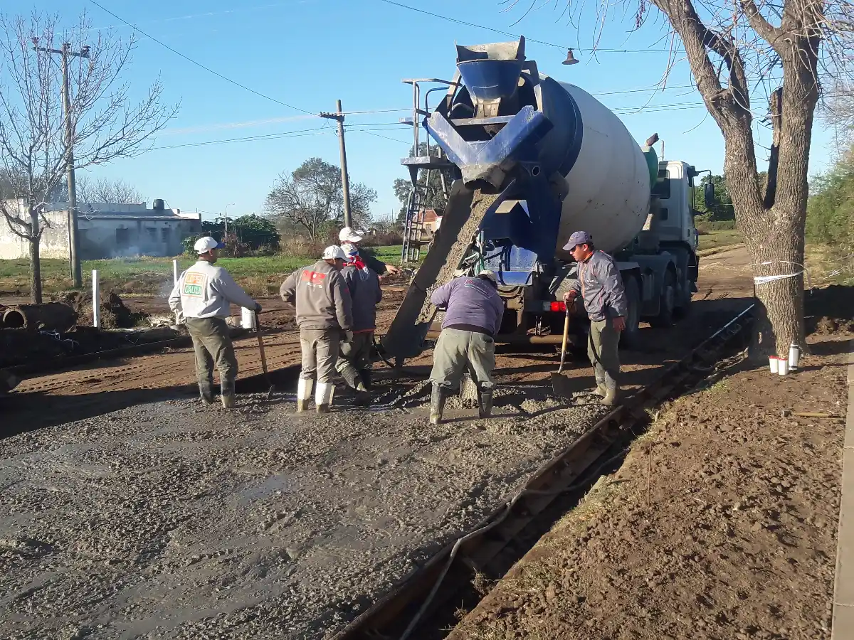 Ramona: pavimentan  calle Sarmiento  