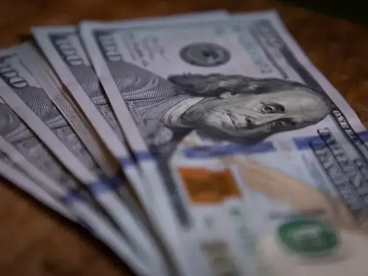 Los argentinos compraron 36 mil millones de dólares tras la salida del cepo.