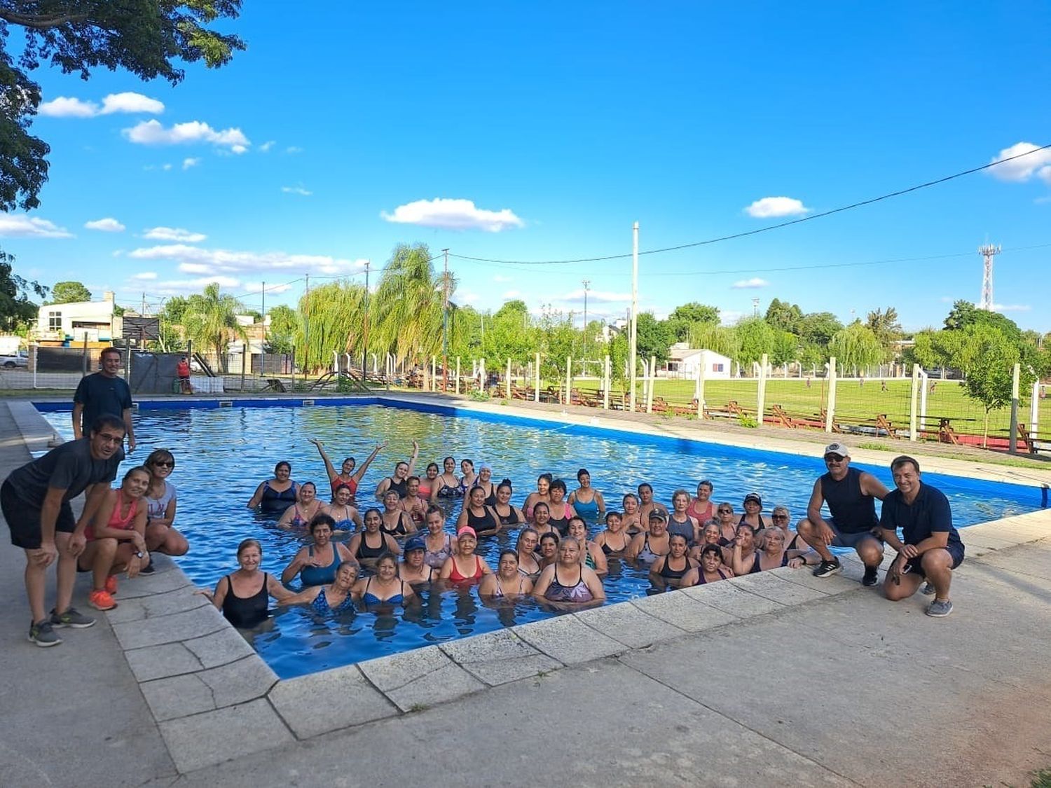 Terminaron las clases gratuitas de gimnasia acuática