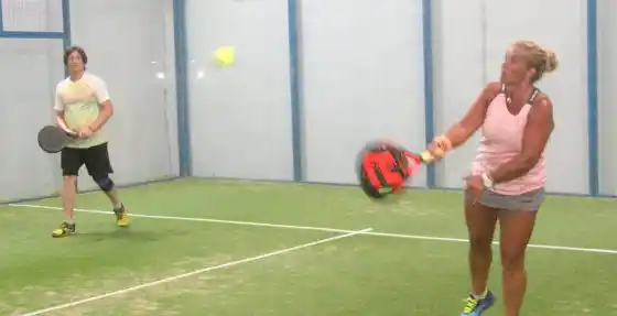 Hubo acuerdo en la asamblea y el padel seguirá jugando unido