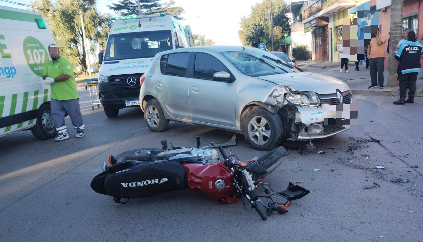El motociclista sufrió politraumatismos.