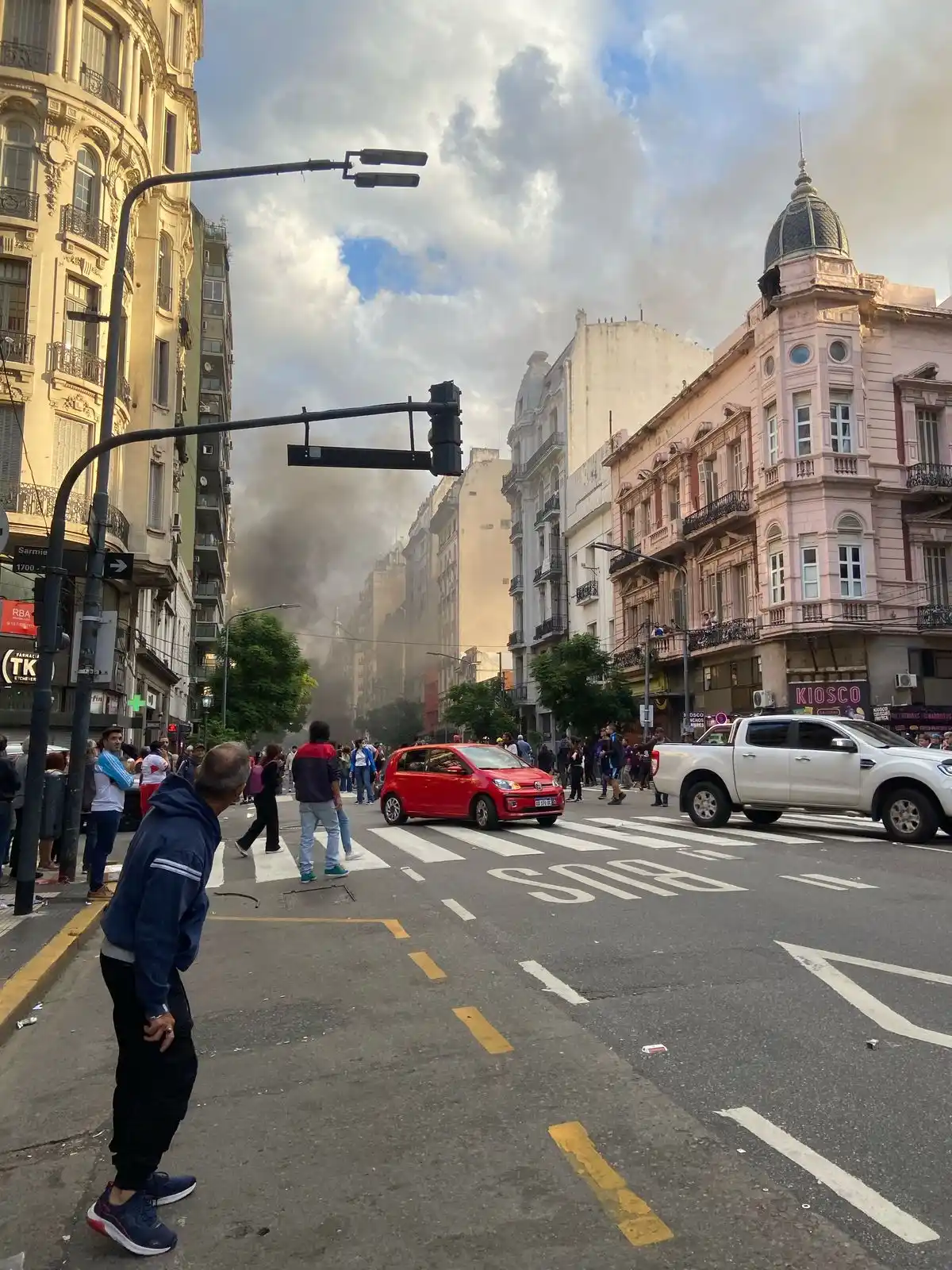 Caos y violencia en la marcha de los barras bravas