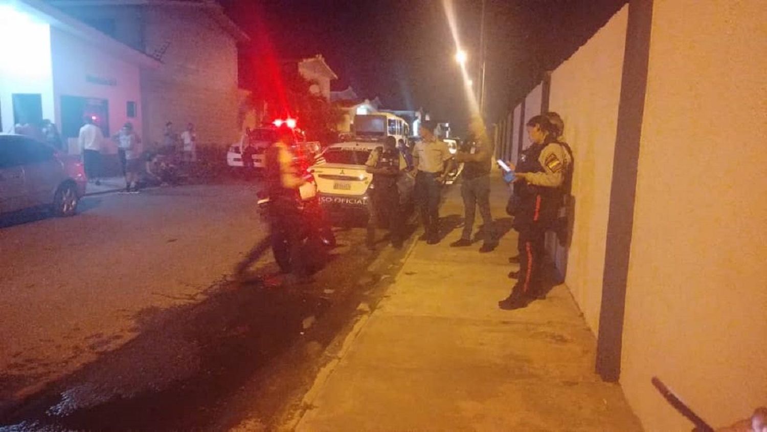 ¡PRESA DE LOS CELOS! Policía dispara y mata al novio de su expareja y la hiere a ella en Carabobo