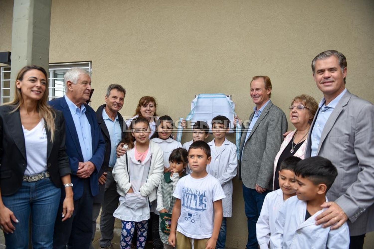 Con una inversión millonaria, Bordet y Piaggio inauguraron los talleres de la EET N° 2 y el edificio de la Escuela N° 117