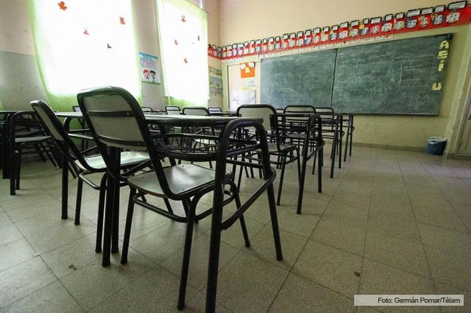 Arranca una semana con jornadas de paro en las escuelas públicas de Santa Fe