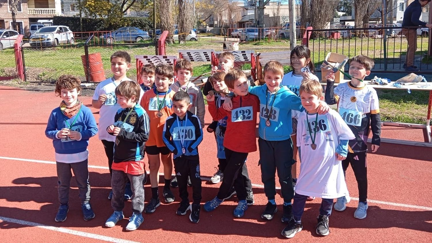 El atletismo cumplió con otro torneo