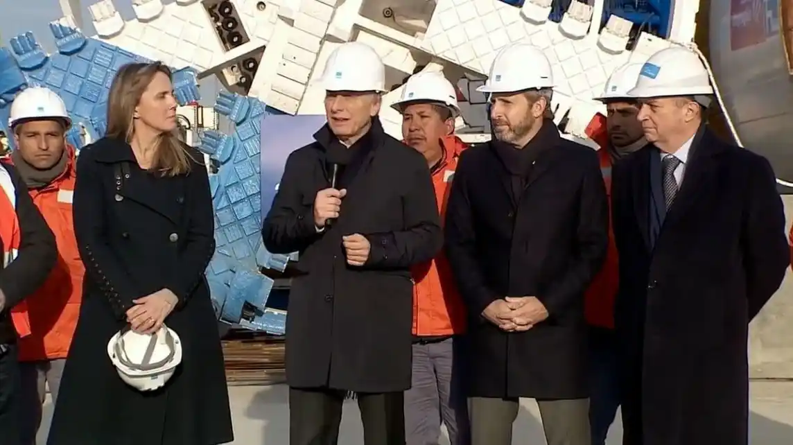 Macri inauguró obras en Dock Sud y prometió: "El año que viene vamos a crecer más"