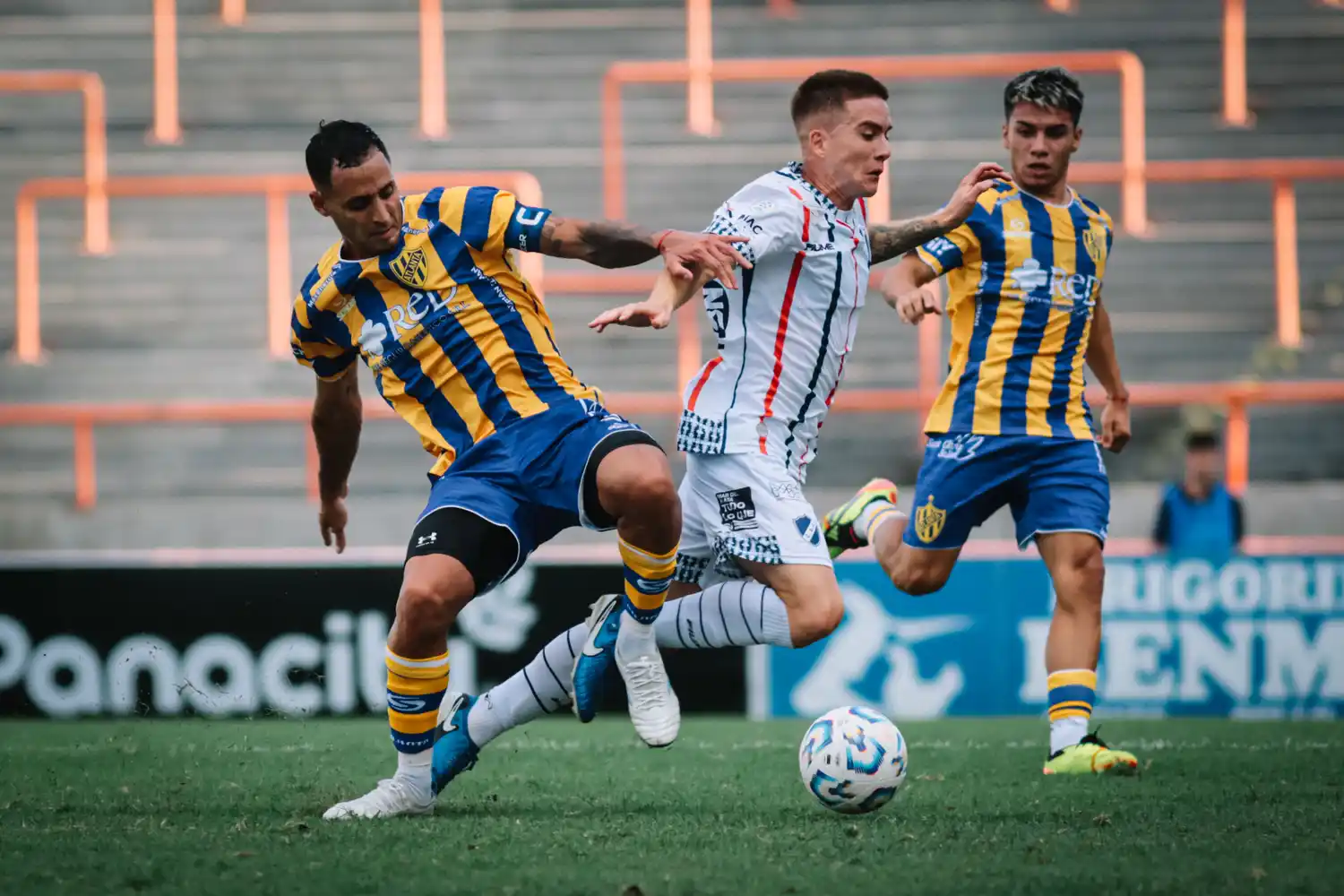 Enzo Martínez, futbolista de Alvarado que regresó a la convocatoria.