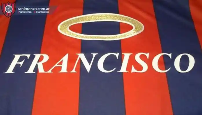 Así es la camiseta que San Lorenzo le enviará al Papa