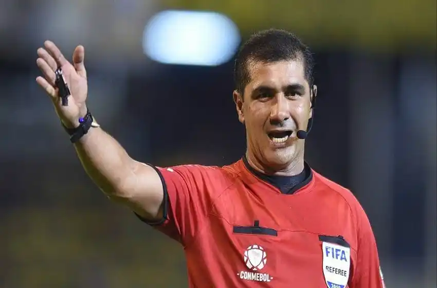 El ecuatoriano Roddy Zambrano fue designado para dirigir Brasil-Argentina