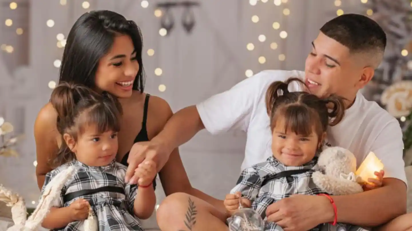 Thiago Medina y Daniela Celis buscan niñera para las gemelas.