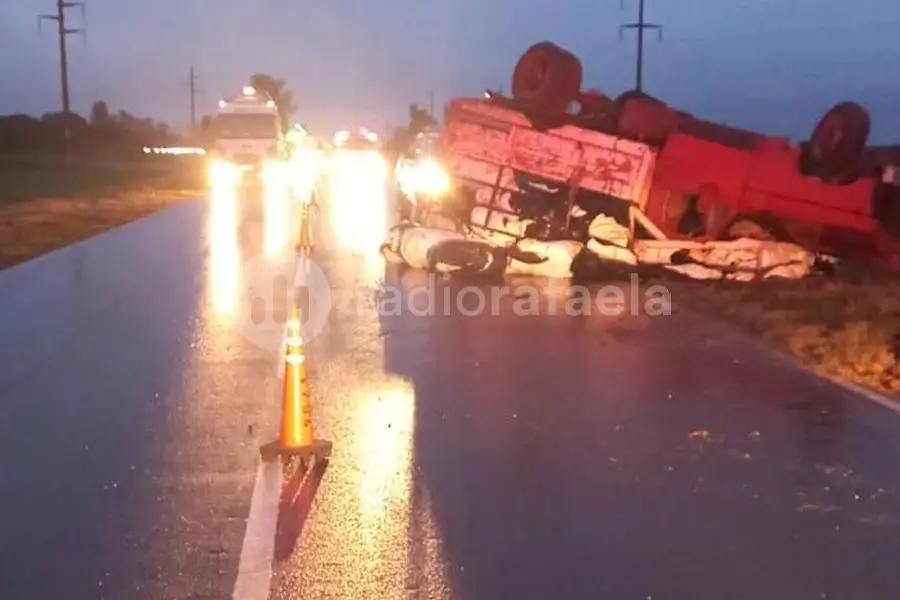 Accidente en la ruta entre un camioneta y un auto: milagrosamente no hubo heridos