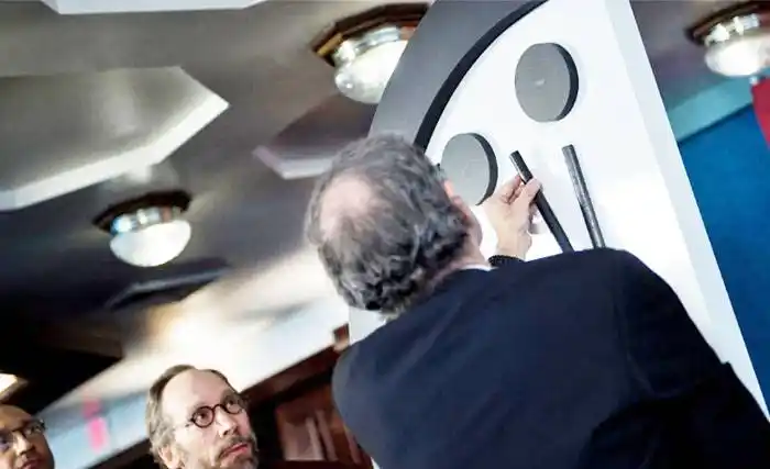 El Reloj del Apocalipsis indica que �Sla humanidad  está más cerca de un cataclismo planetario⬝