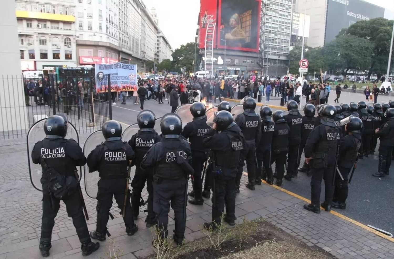 Murió de un paro cardíaco el hombre que había sido hospitalizado tras los incidentes en el Obelisco