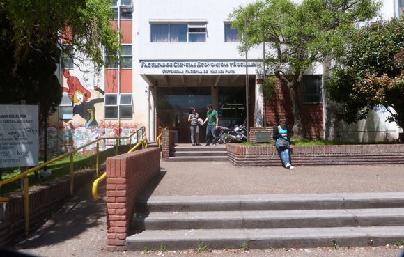 Lanzaron los cursos de formación profesional de la Facultad de Ciencias Económicas y Sociales