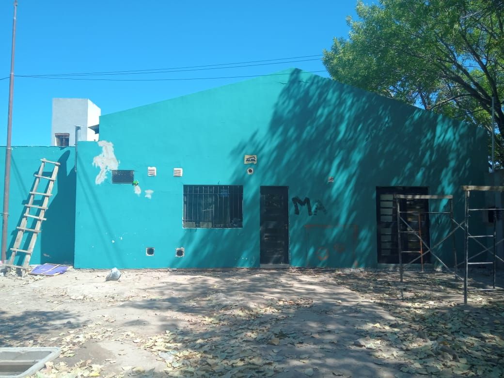 Conflicto en la obra del CEC 801: la empresa denunció amenazas de los trabajadores tras demoras en los pagos