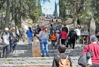 El aluvión turístico del fin de semana reeditó el debate por los alojamientos informales