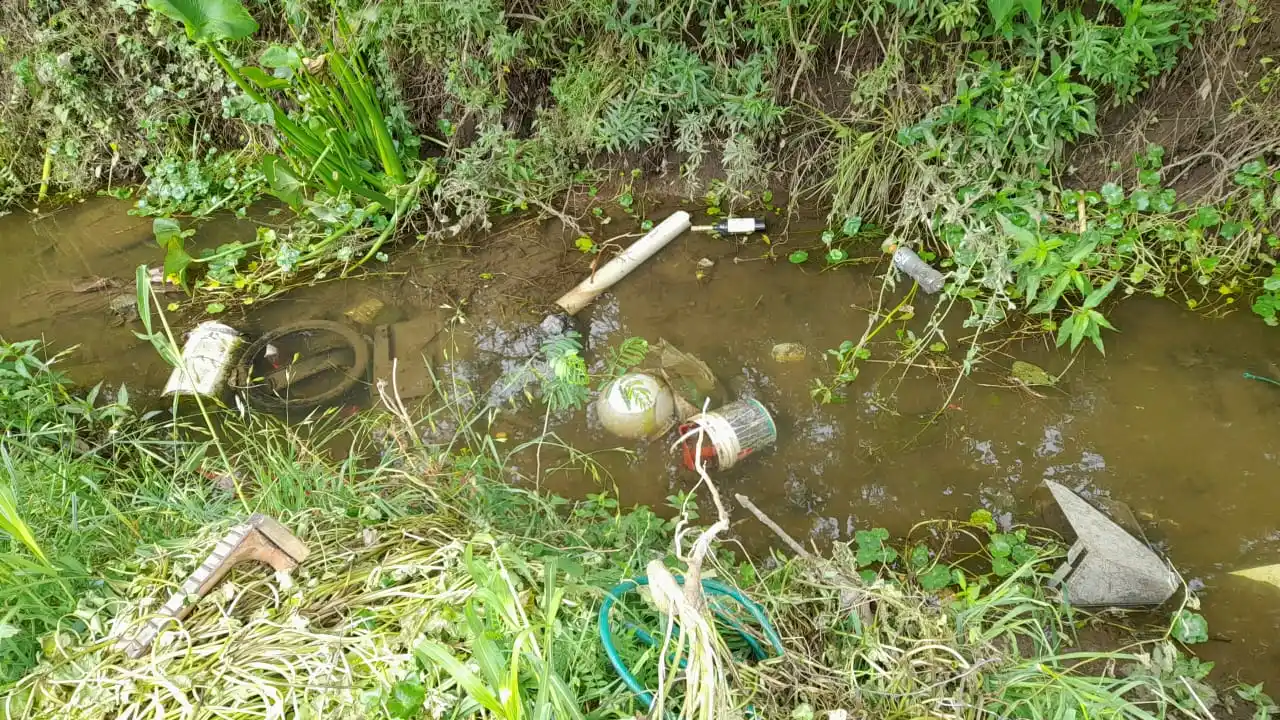 zanjón en calle padre santana