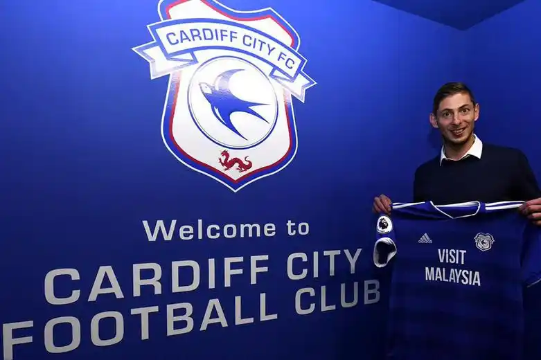Desapareció el avión que trasladaba a Emiliano Sala