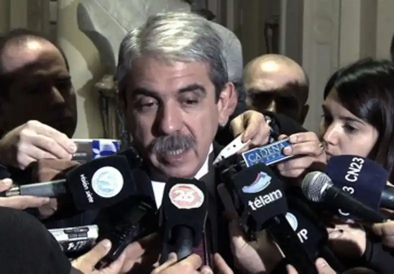 Aníbal Fernández felicitó a la gobernadora electa María Eugenia Vidal 