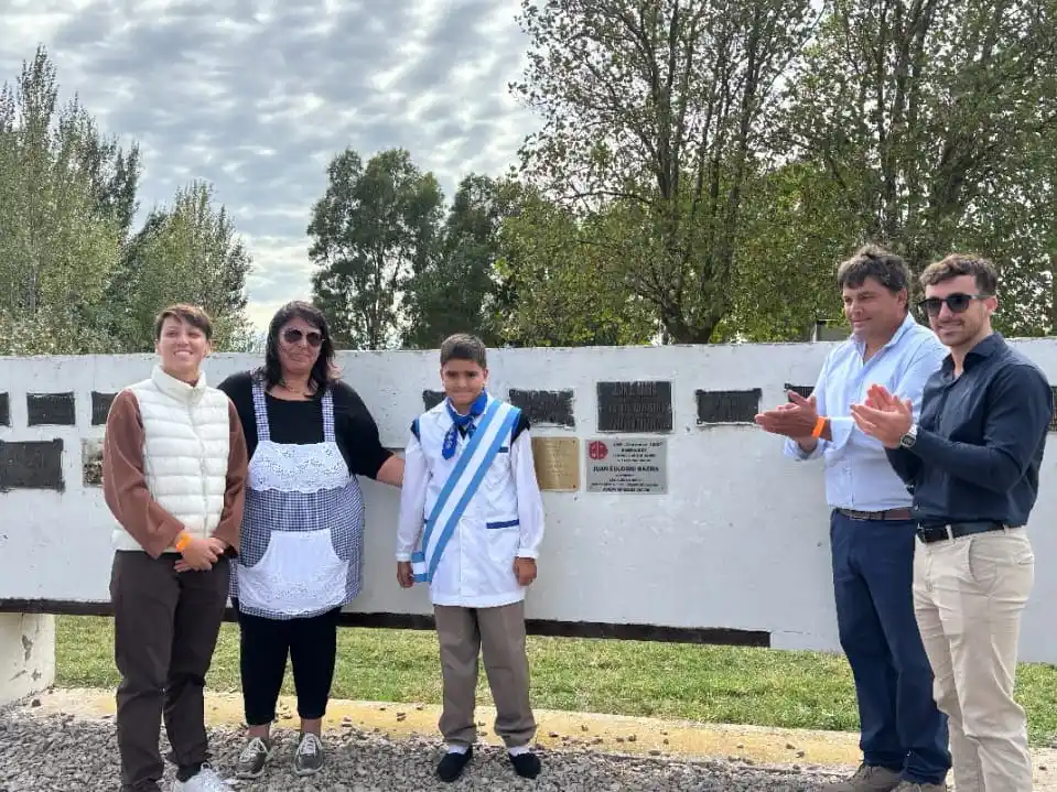 Juan E Barra