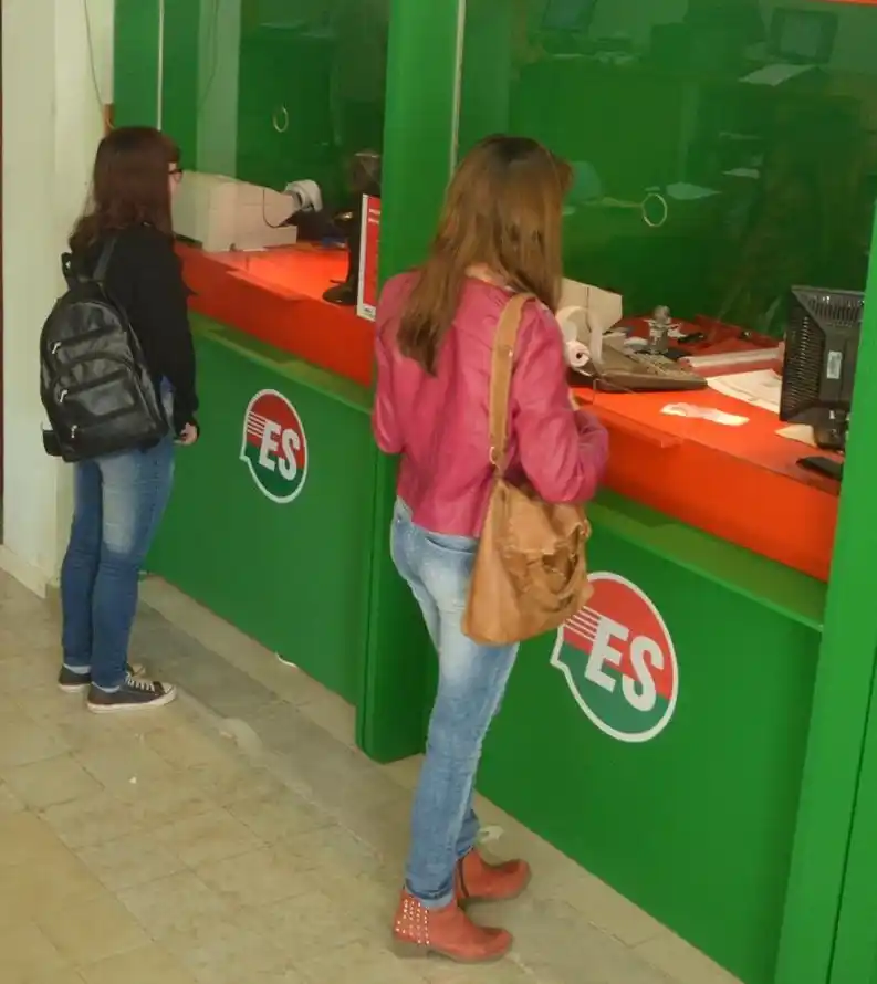 Las colas para pagar impuestos se presentan en bocas de cobro de Entre Ríos Servicios